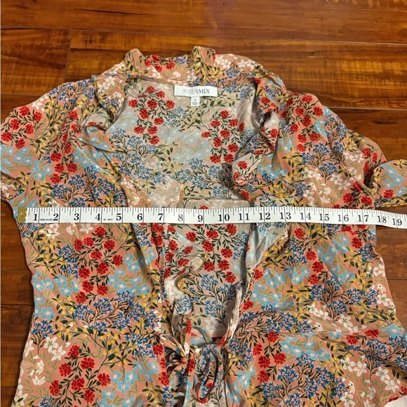 INTERMIX Silk printed Floral Ruffle Blouse Top Tie Front V-Neck Boho size 2 - Picture 12 of 16